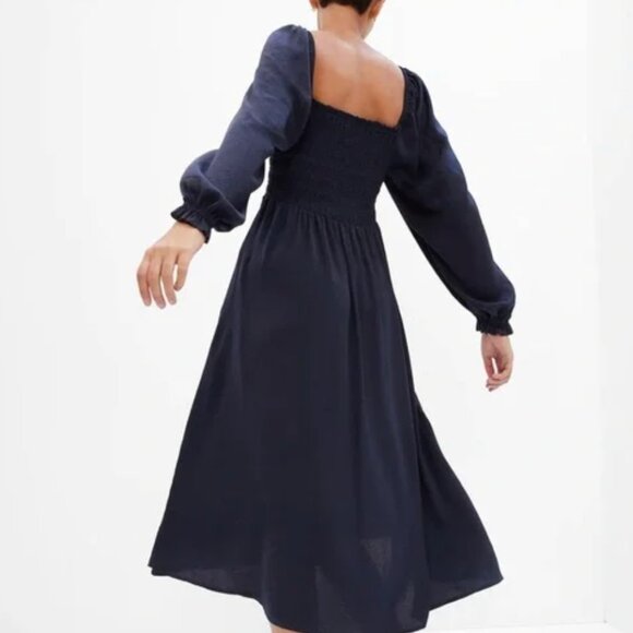 Gap Smocked Midi Dress Navy Size M NWT - Picture 2 of 8